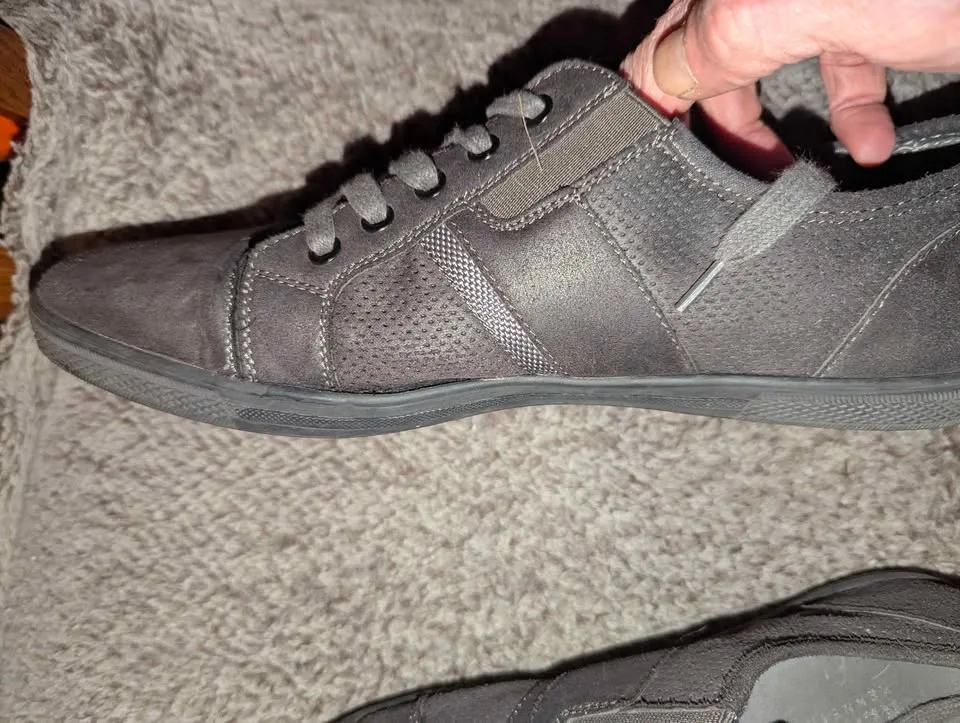 Size 11 Kenneth Cole reaction runners image indicator(4)