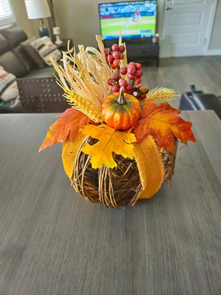 Fall Table Decor that lights up see pics)