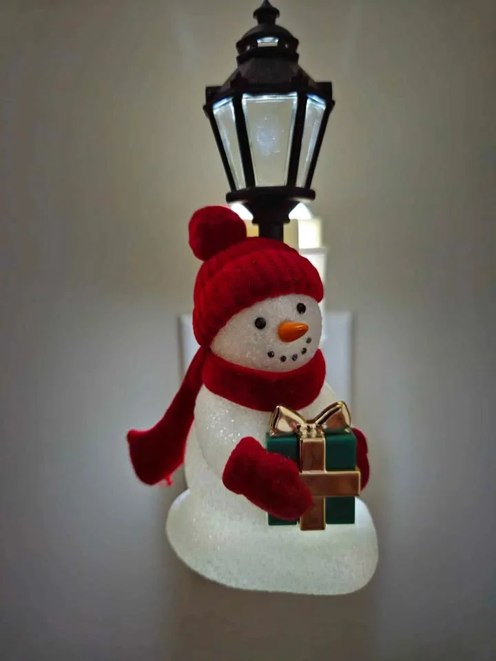 Bath and Body Works Snowman with lamp Wall Plug Nightlight $10