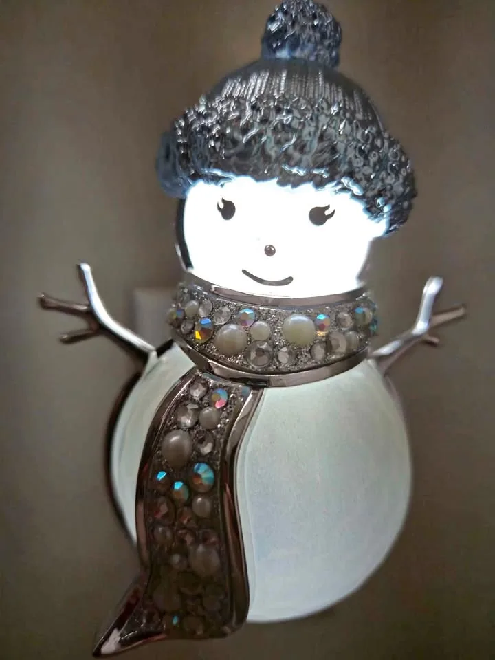 Bath & Body Works Snowman Wall Plug Nightlight $10