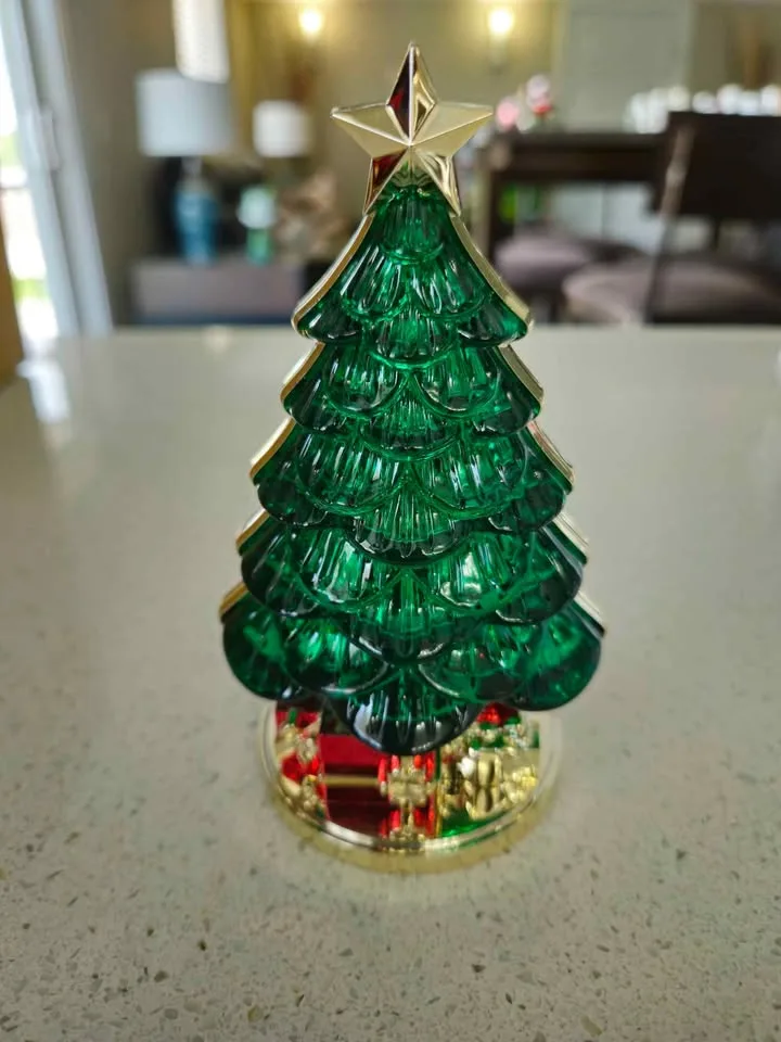 Bath & Body Works Christmas Tree Nightlight Wall Plug NEW $20 image indicator(2)