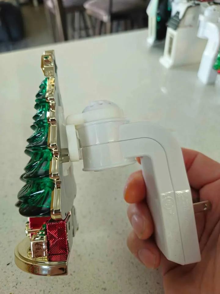 Bath & Body Works Christmas Tree Nightlight Wall Plug NEW $20 image indicator(5)