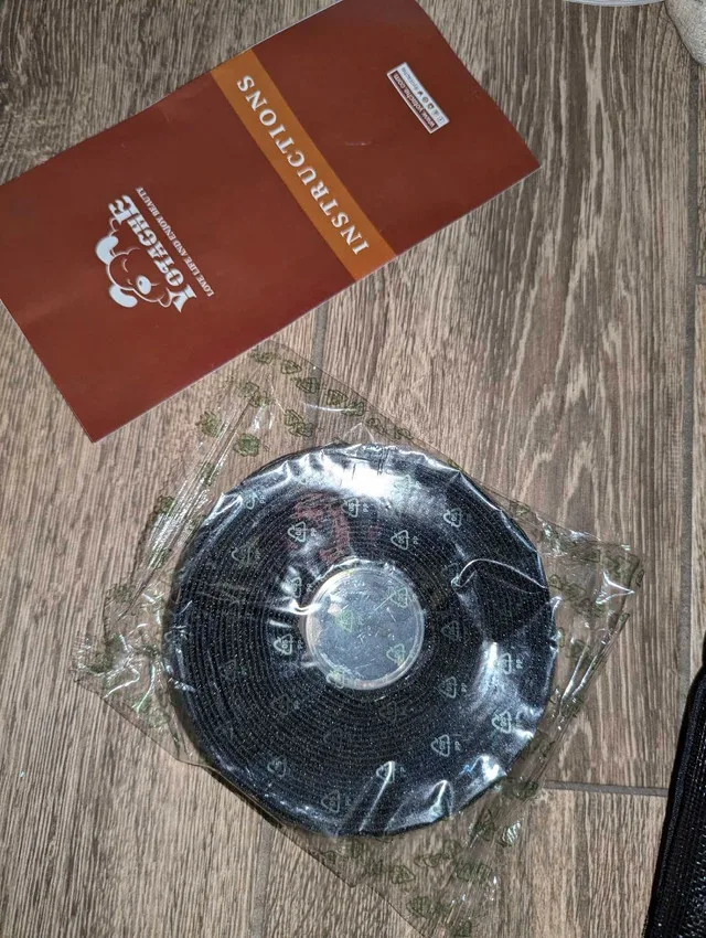 Brand new magnetic mesh door all hardware included with tape image indicator(2)