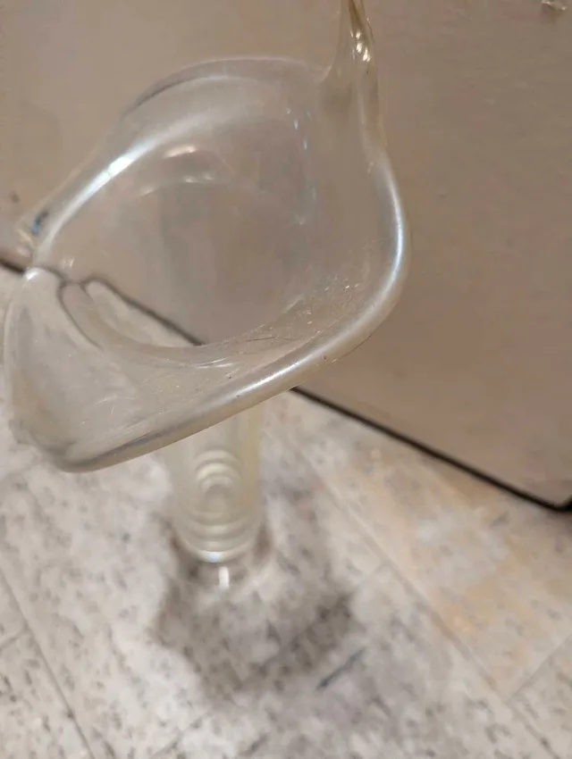 clear glass vase image indicator(2)