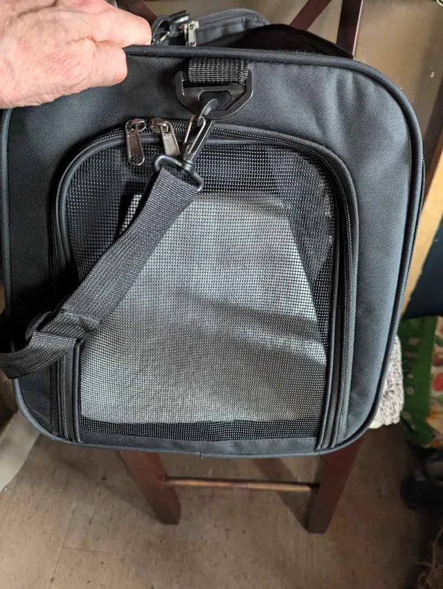 Two new pet carriers image indicator(4)