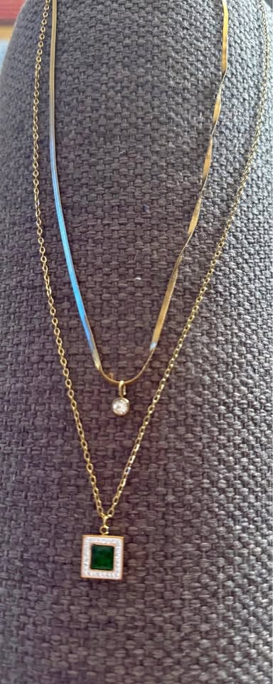 Stylish layered necklace