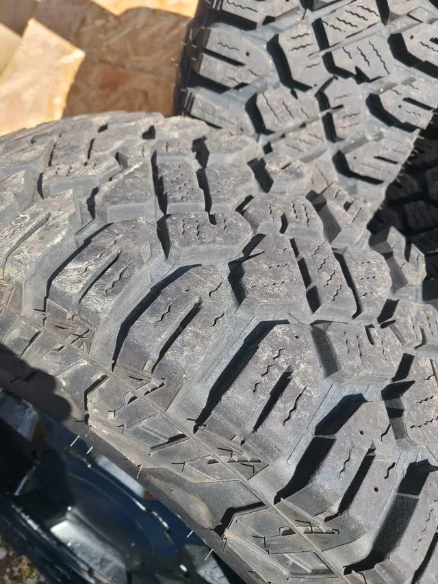 Yokohama Geolandar A/T LT 265 70 17 on GMC 6 bolt rim image indicator(3)