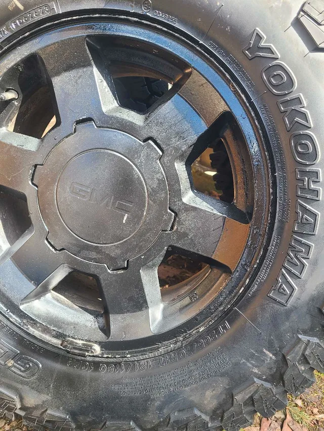 Yokohama Geolandar A/T LT 265 70 17 on GMC 6 bolt rim image indicator(5)