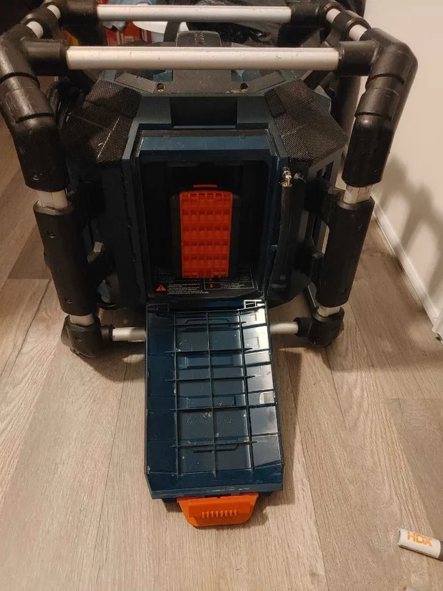 Bosch PB360S-C Bluetooth Jobsite Radio image indicator(3)