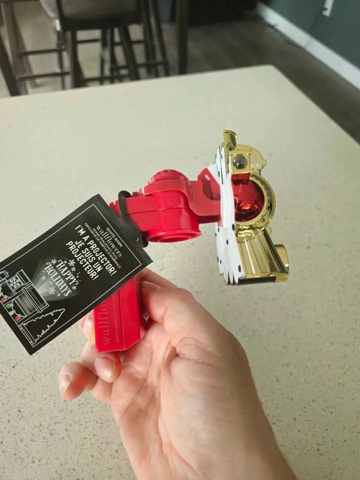 Bath & Body Works Christmas Train Nightlight image indicator(6)