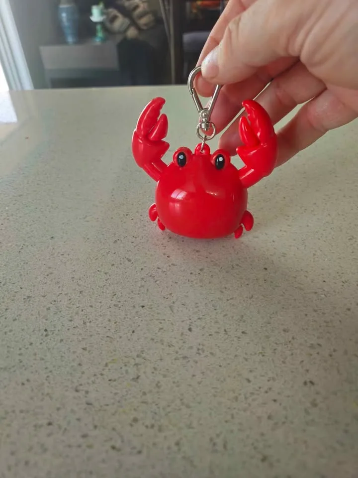 Bath and Body Works Crab Pocketback Keychain ($15) image indicator(3)
