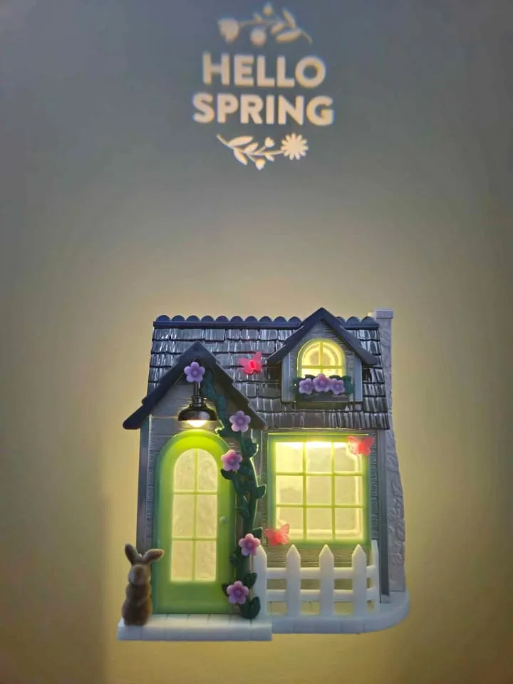 Bath & Body Works Spring House Nightlight Wall Plug