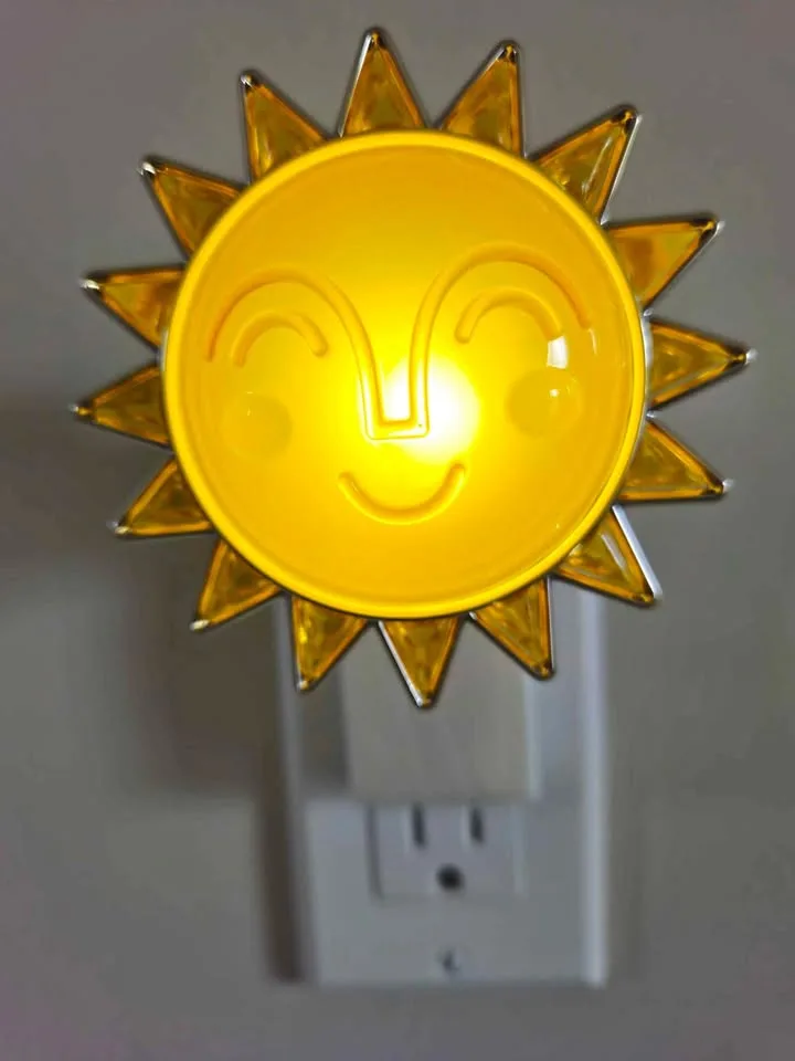 Bath & Body Works Smiley Sun Nightlight Wall Plug $15