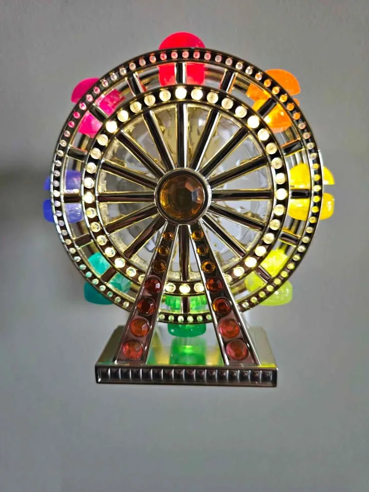 Bath and Body Works Ferris Wheel Wall Plug( lights up)