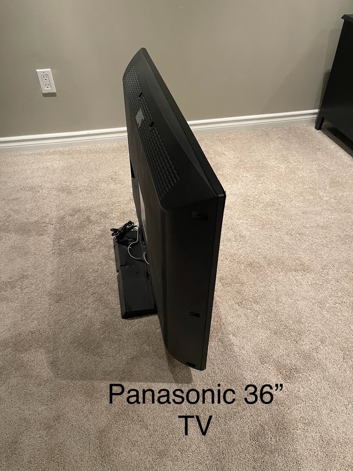Great condition Panasonic 36" TV - photo 2