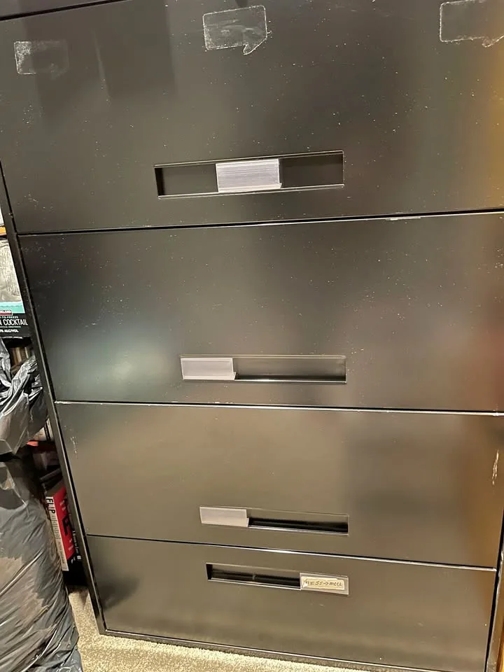 Great condition 5 drawer lateral filing cabinet with key
