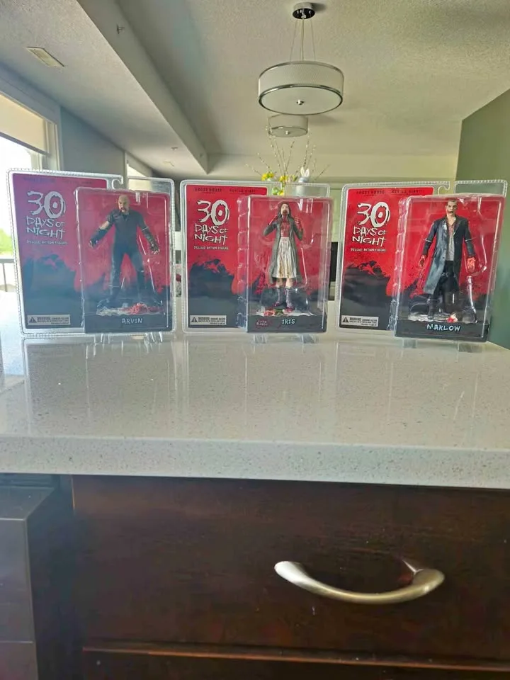 30 Days Of Night Deluxe Action Figures( Marlow, Arvin, Iris)