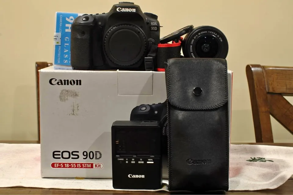 Canon 90D + 18-55mm STM Lens Kit