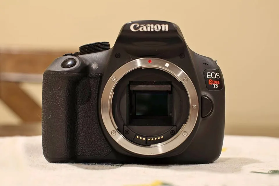 Canon Rebel EOS T5 w/ 50mm f1.8 Lens