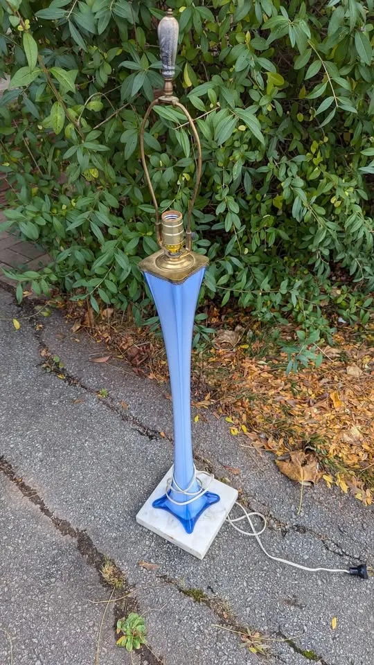 Mid-Century Blue Milk Glass & Marble Floor Lamp image indicator(7)