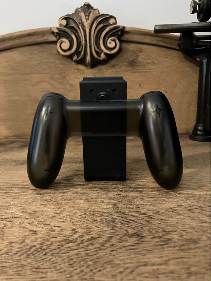 Nintendo Switch Joy-Con Charging Grip - photo 4