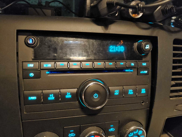Radio from 2011 GMC Sierra 1500 - photo 2