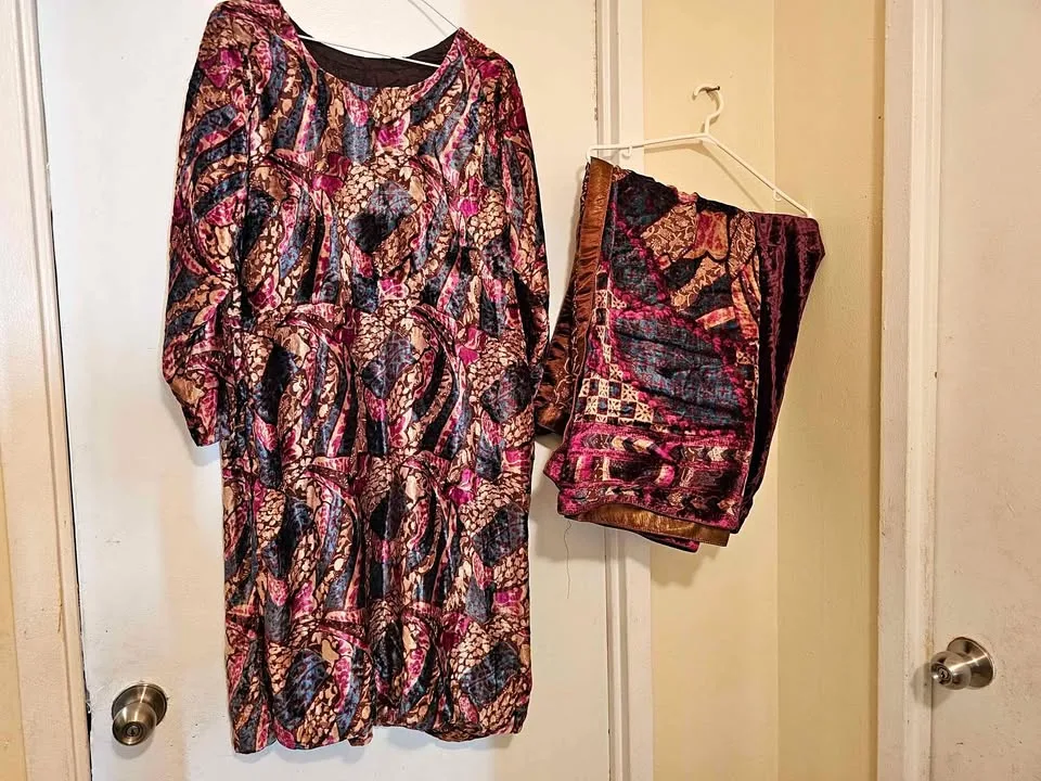 Velvet preloved suit medium size