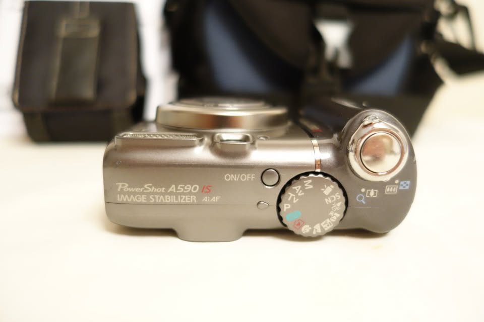 Canon PowerShot A590 IS Retro Digital Camera Bundle - photo 4