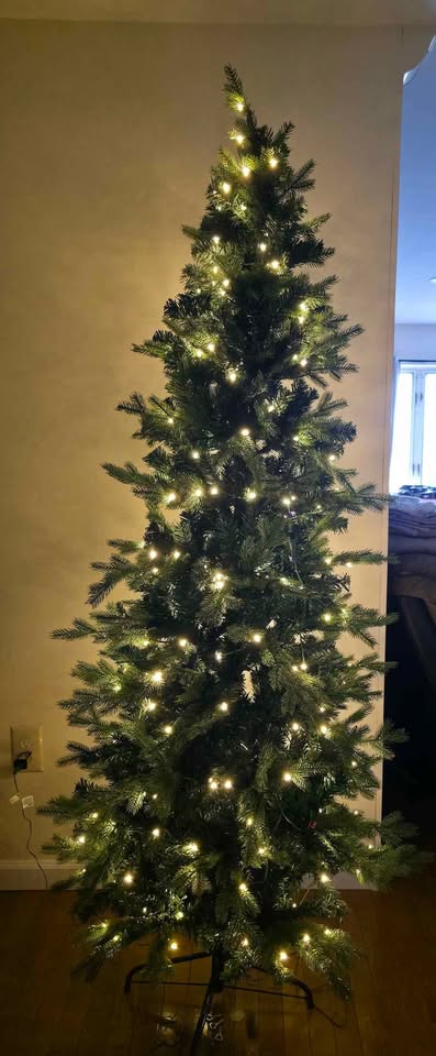 Christmas tree 7.5feet slim - photo 2
