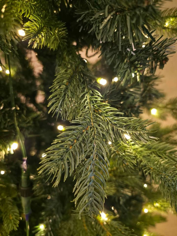 Christmas tree 7.5feet slim - photo 3