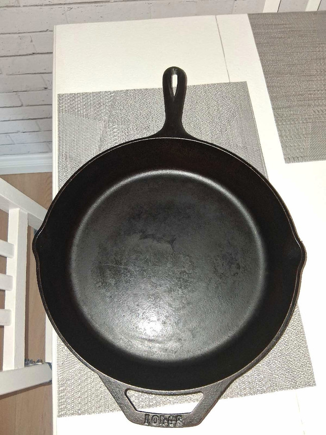 12 inch Lodge Canadian Cast Iron Skillet - photo 2