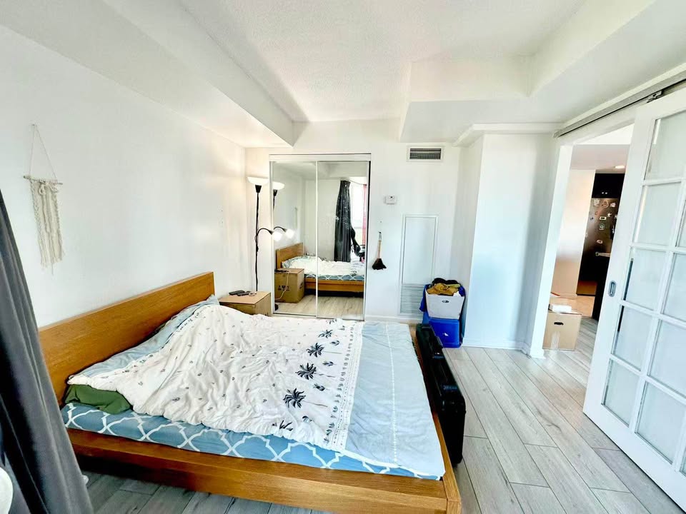 Bright Condo Room for Rent - photo 3