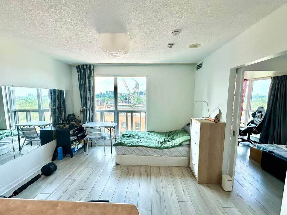 Bright Condo Room for Rent - photo 4