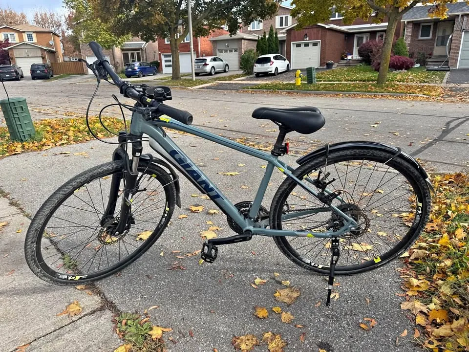 Giant Roam 2 hybrid bike S thumbnail