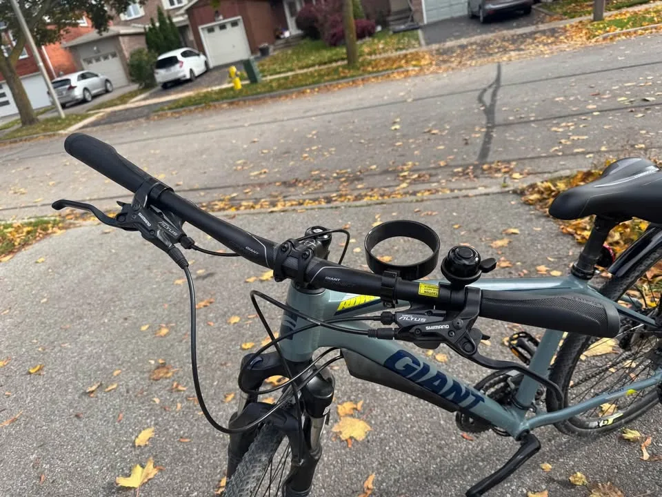 Giant Roam 2 hybrid bike S image indicator(2)