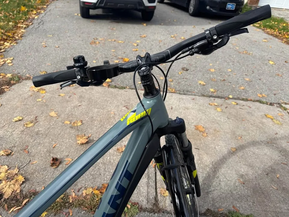 Giant Roam 2 hybrid bike S image indicator(7)