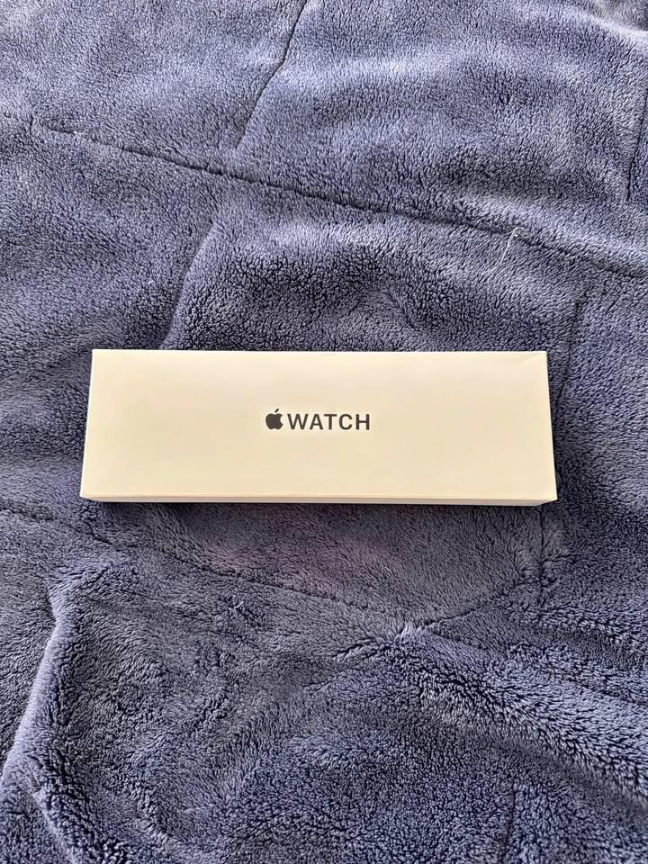SEALED Apple Watch SE (Gen 2) Midnight GPS