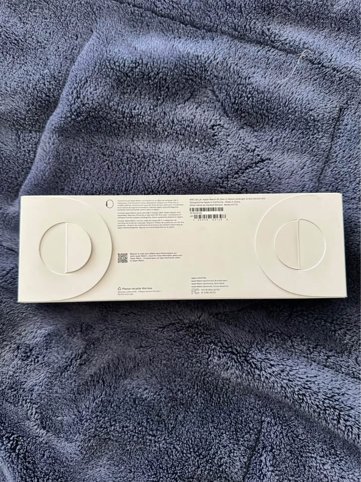SEALED Apple Watch SE (Gen 2) Midnight GPS - photo 2