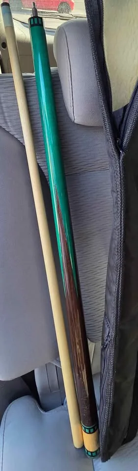 Dufferin Pole Cue with protector travel bag. 19OZ image indicator(3)