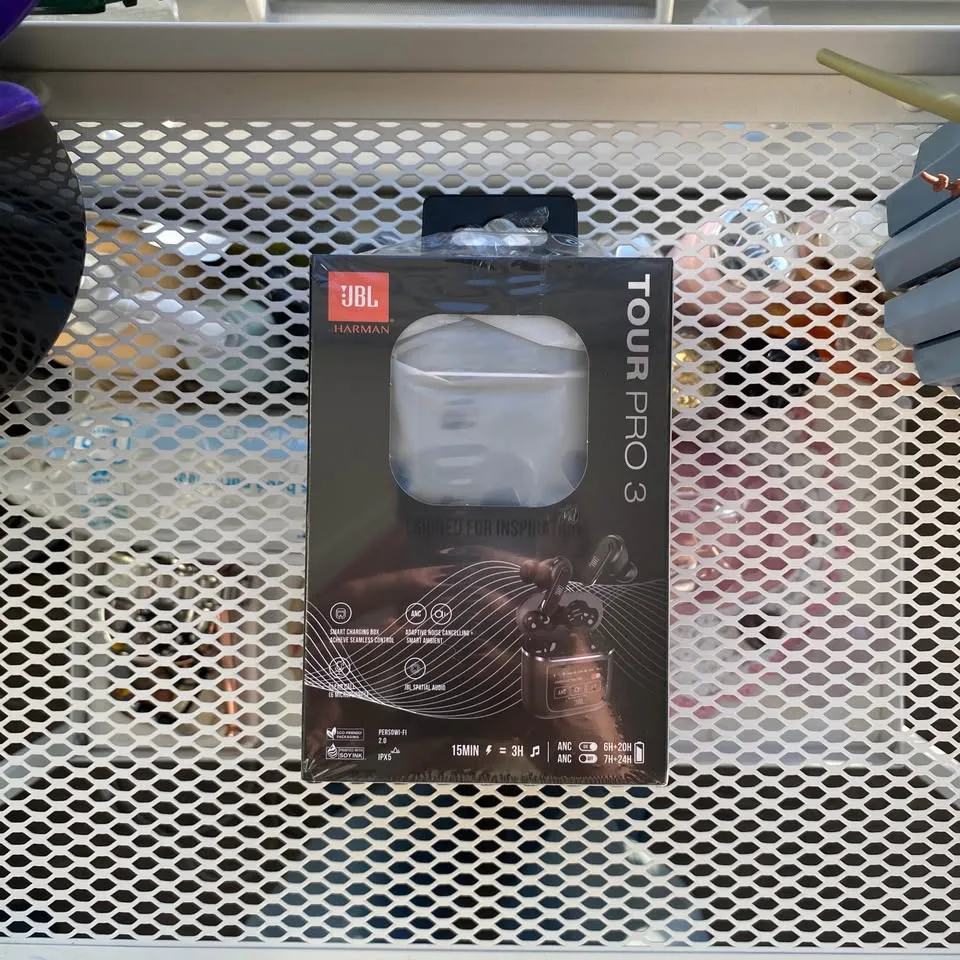 JBL Tour Pro 3 (Black) – Premium Wireless Earbuds image indicator(3)