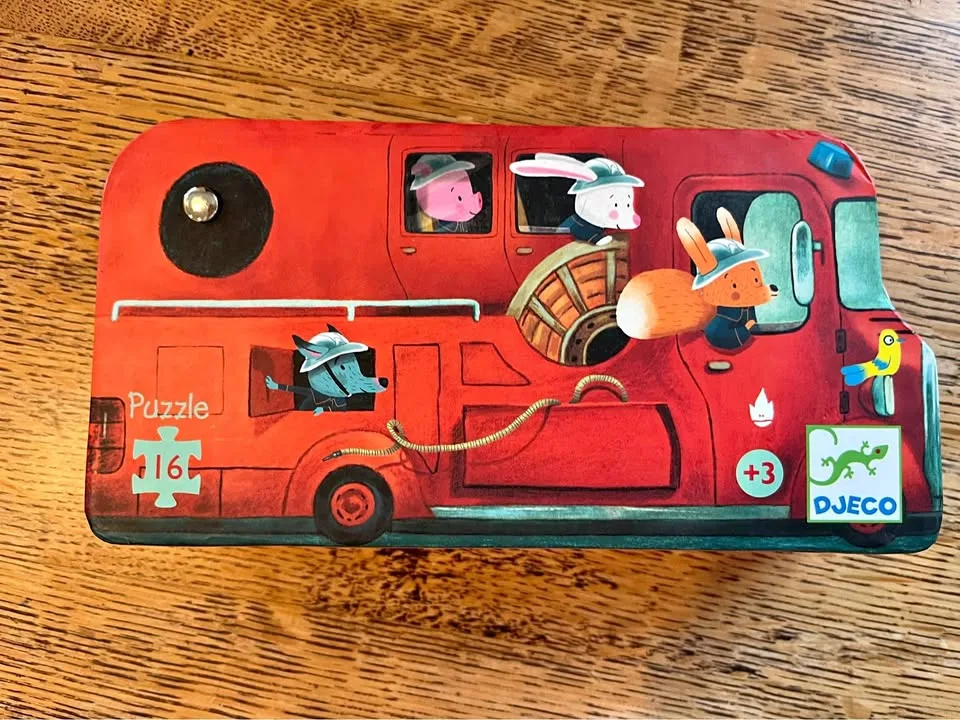 Kids puzzle. 16 pieces. The fire truck from djeco