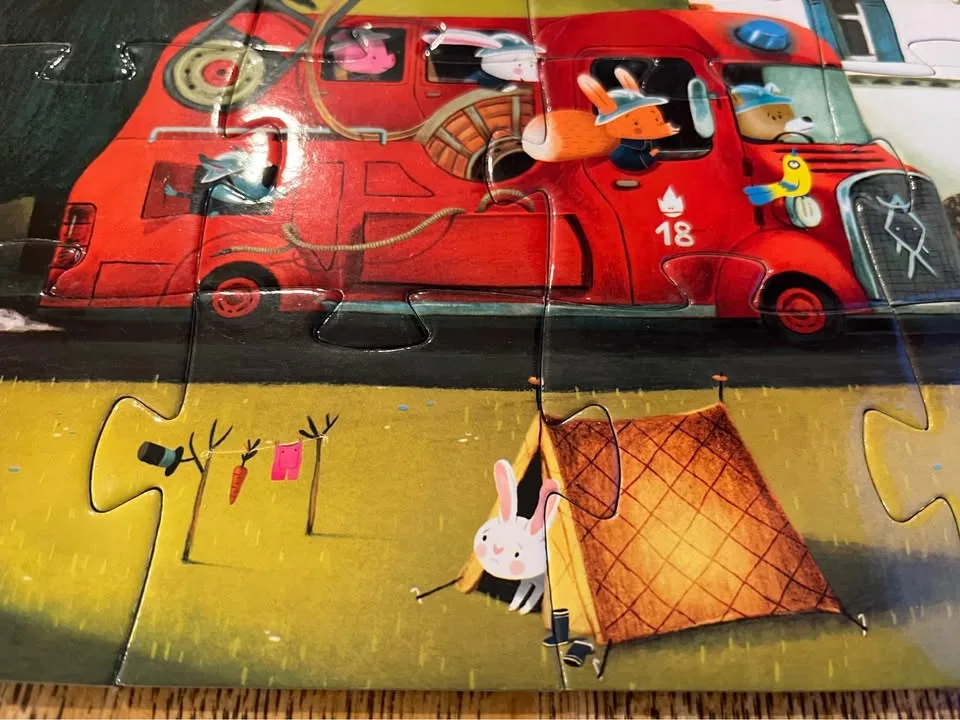 Kids puzzle. 16 pieces. The fire truck from djeco image indicator(7)