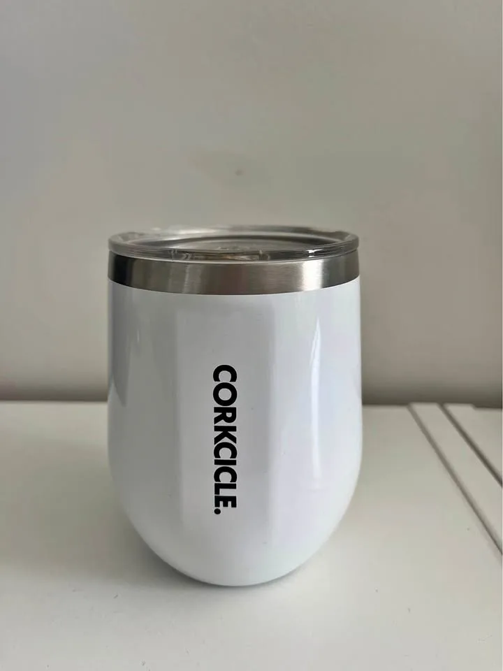 Corkcicle travel mug. White.