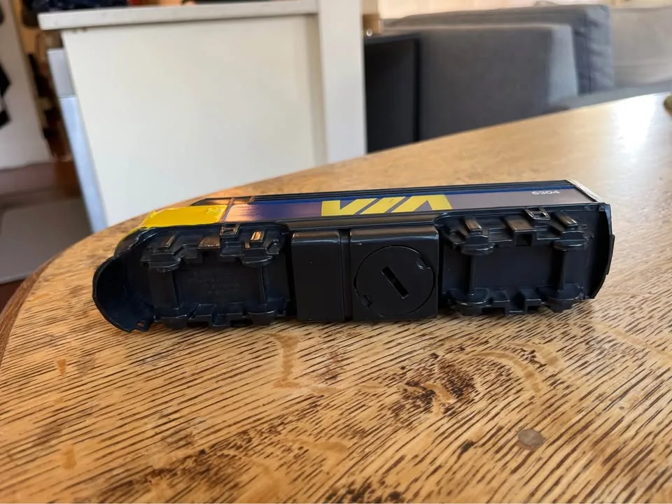 VIA rail 6304 souvenir: plastic piggy bank image indicator(5)