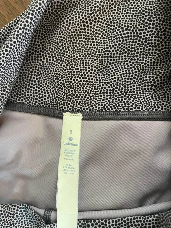 Lululemon tights, size 8 image indicator(5)