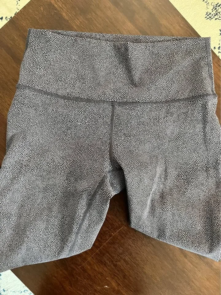 Lululemon tights, size 8 image indicator(7)