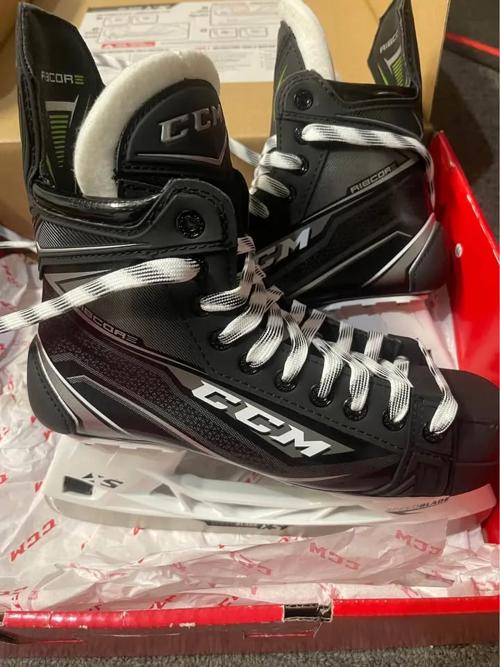 CCM RibCor 76K Senior Hockey Skates - Size 7 image indicator(2)