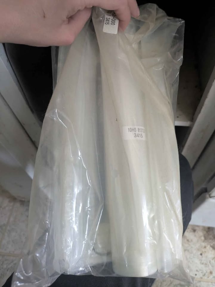 Food Saver vac sealer with plastic - photo 2