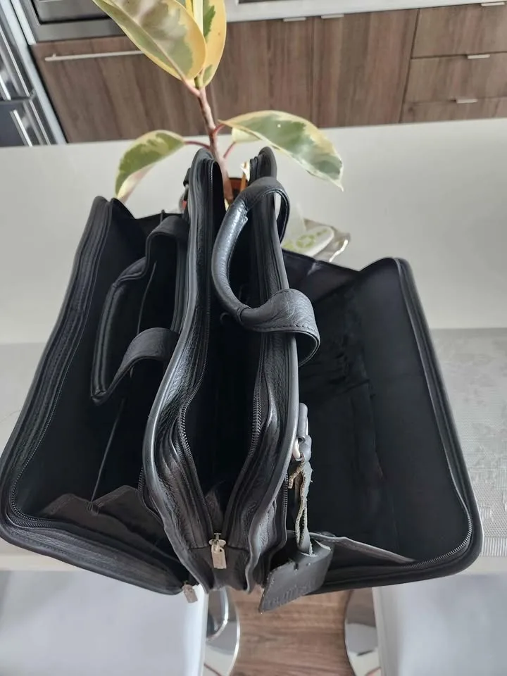 Genuine Leather Laptop Briefcase image indicator(3)