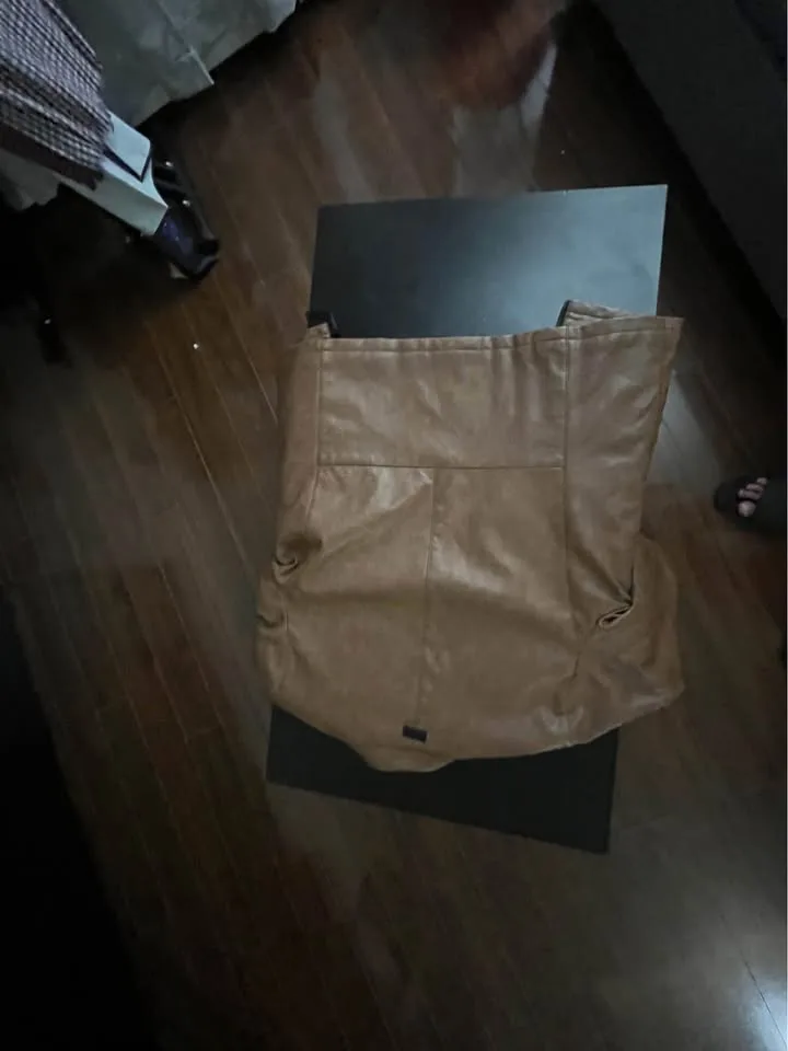 DKNY- Men’s leather jacket image indicator(2)